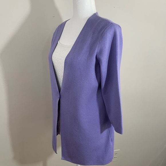 Spring & Mercer sz med cardigan single button closure in lilac - Picture 8 of 13
